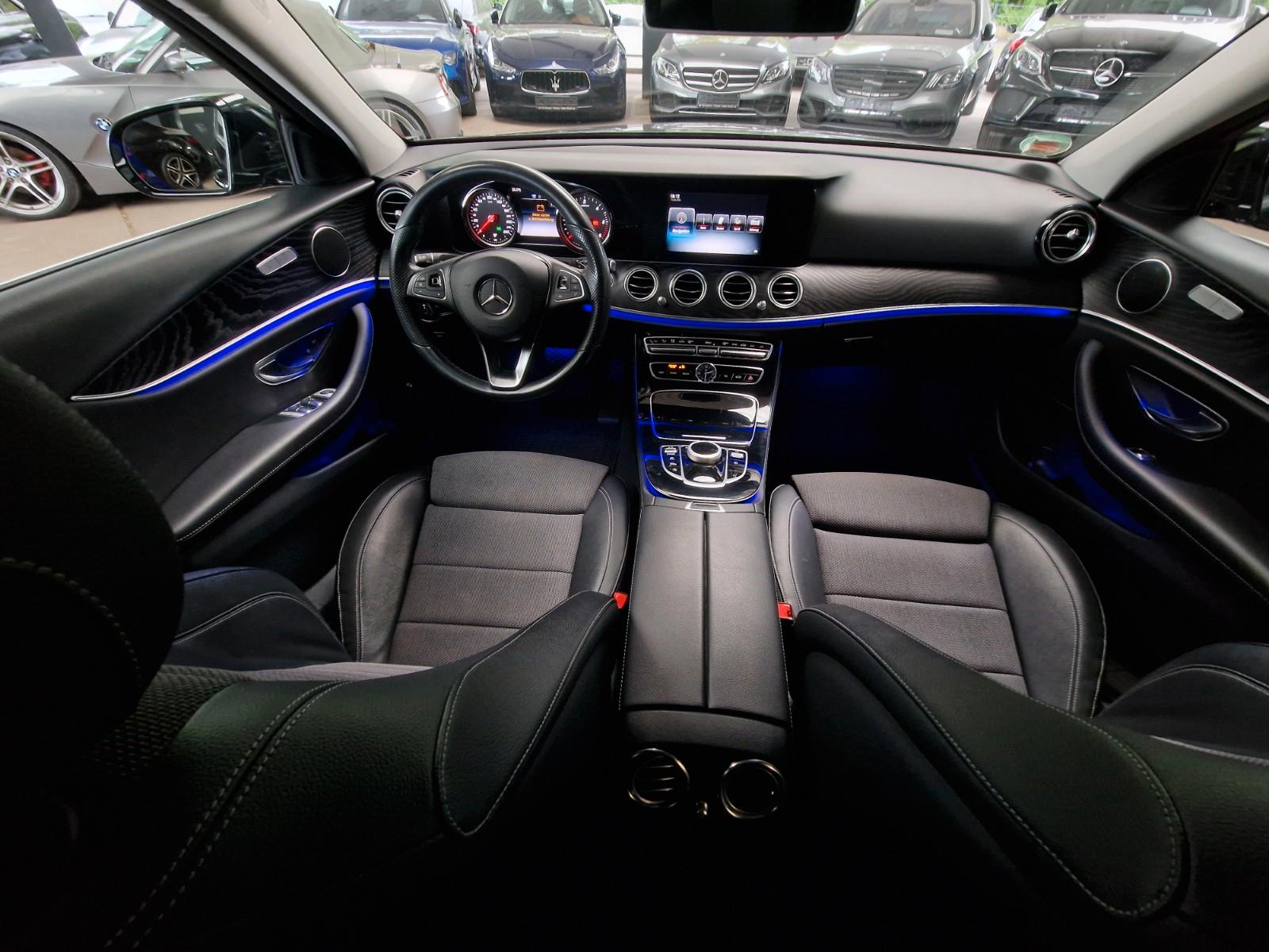 Mercedes-Benz E 220d Lim. AVANTGARDE Teilleder/Kamera/LED