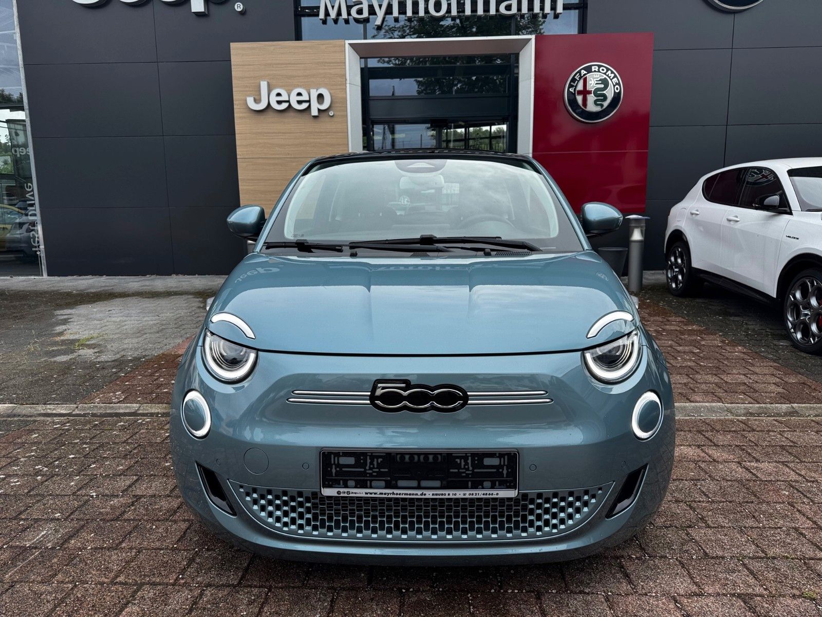 Fahrzeugabbildung Fiat 500e Icon Glasdach Navi Kamera Sitzheizung