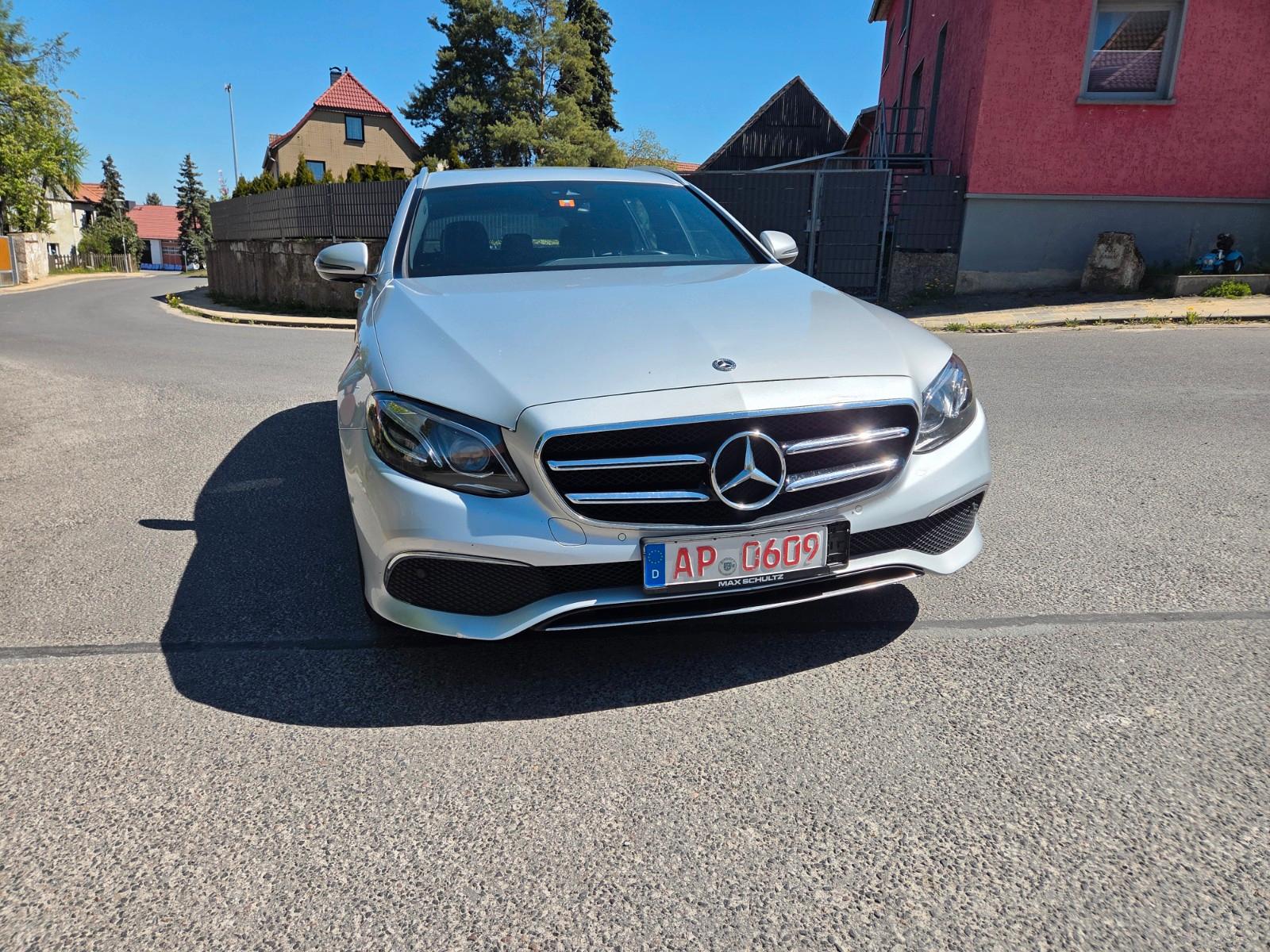 Mercedes-Benz E 220 d T Autom. NAVI TOP ZUSTAND SERVICEHEFT ME
