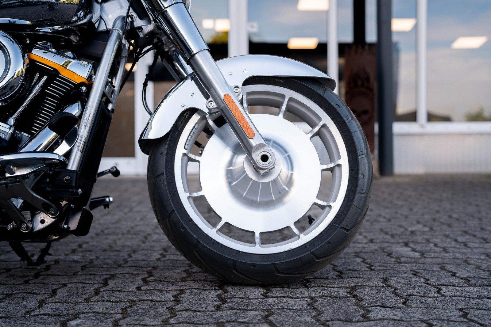 Fahrzeugabbildung Harley-Davidson FLSTFI Fat Boy Gray Ghost - Neuwertig -