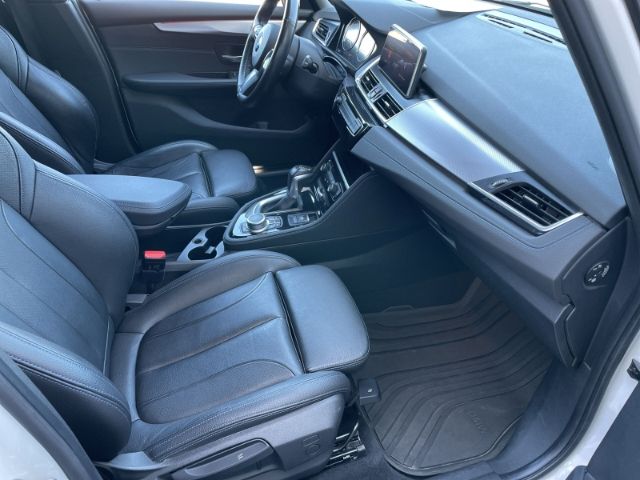 Fahrzeugabbildung BMW 225 xe iPerfomance, M Sport Plugin Hybrid, Leder