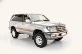 Toyota Land Cruiser 105 in Perfect Condition - silberne Toyota Land Cruiser