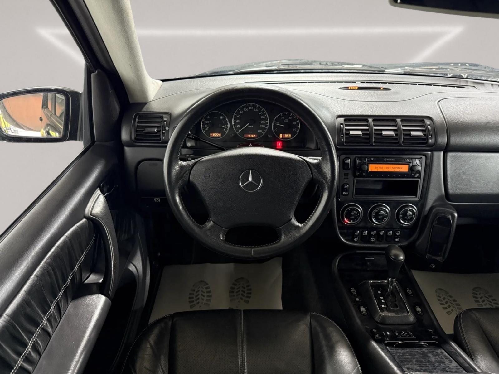 Mercedes-Benz ML270 2004 — photo 13