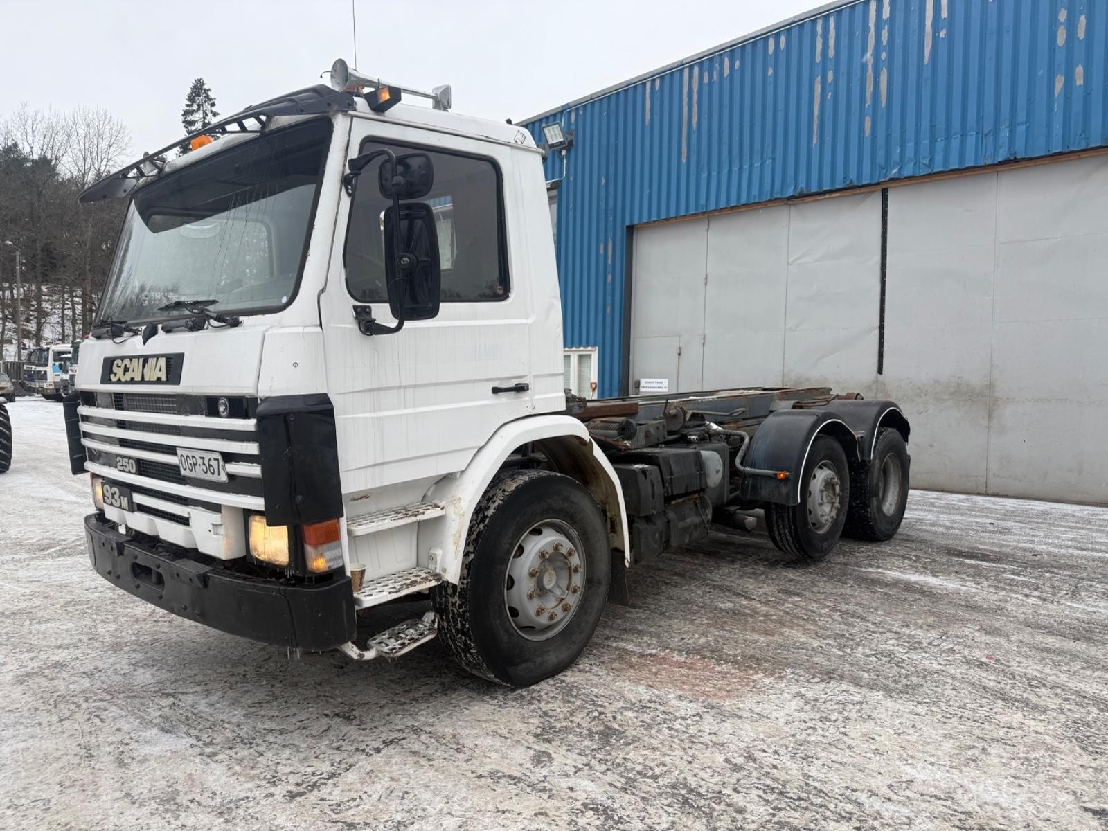 Scania P 93 6x2 8 tires chassis manual