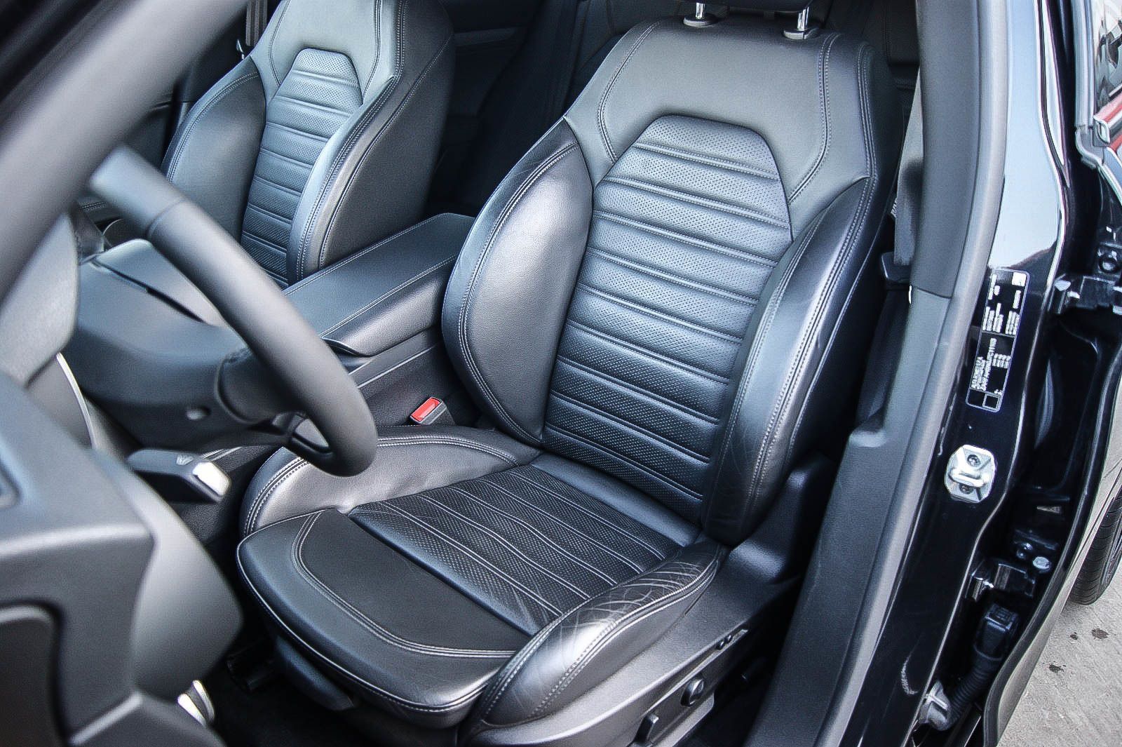 Fahrzeugabbildung Alfa Romeo Stelvio Super Q4 LUSSO SPORTPAKET LEDER WINTER