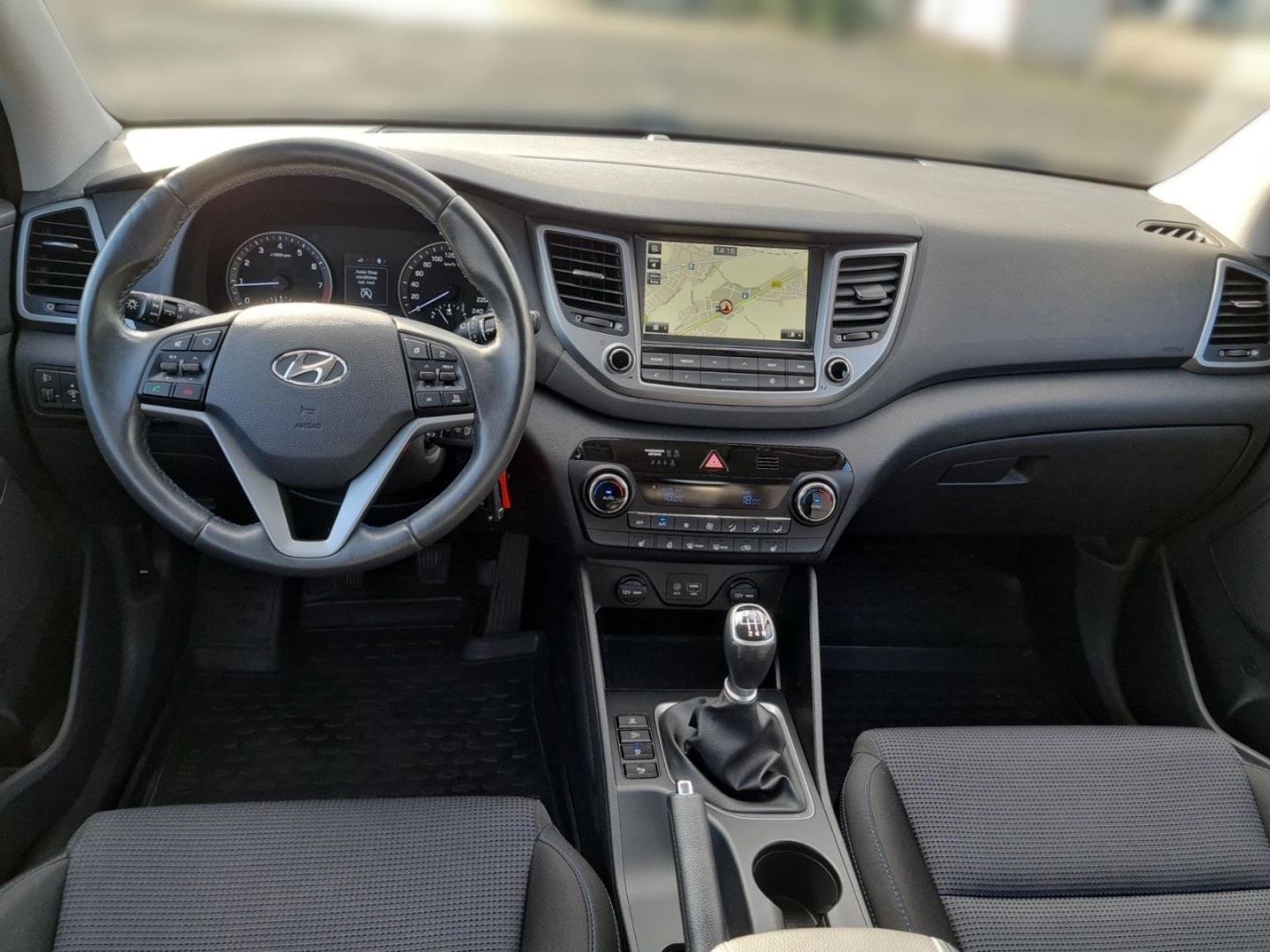 Fahrzeugabbildung Hyundai Tucson blue Trend 2WD  AHK+NAVI+KLIMAAUTO.+SHZ