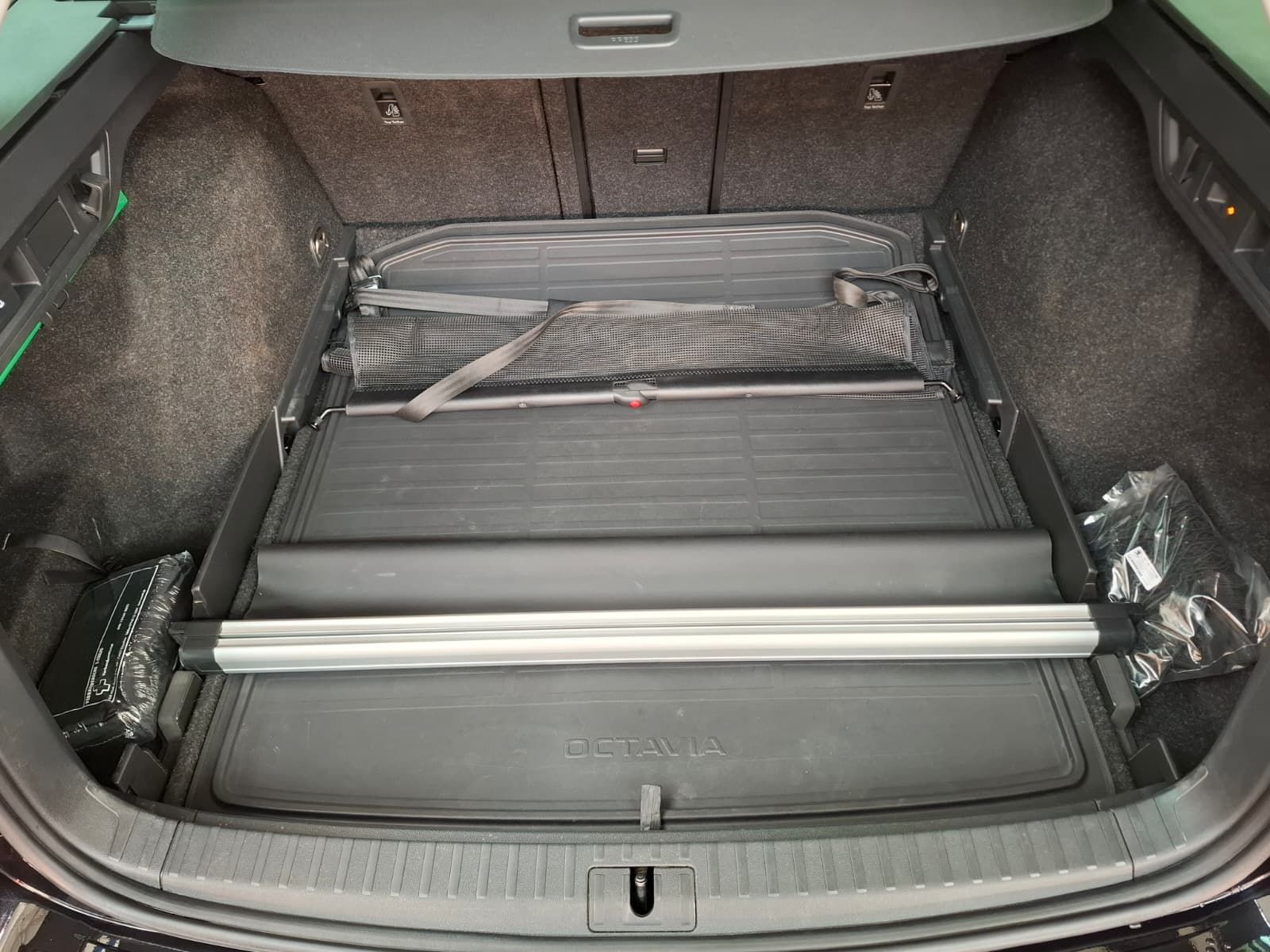 Fahrzeugabbildung SKODA Octavia Combi Scout 2,0 TDI DSG 4x4 +AHK +Kamera