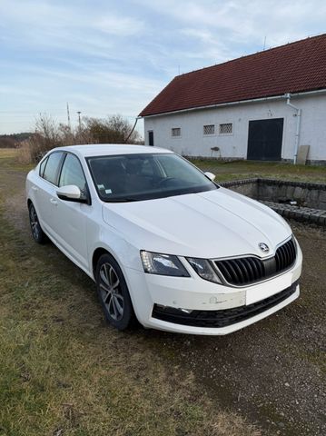 Skoda Octavia 1.6 TDI DSG Drive