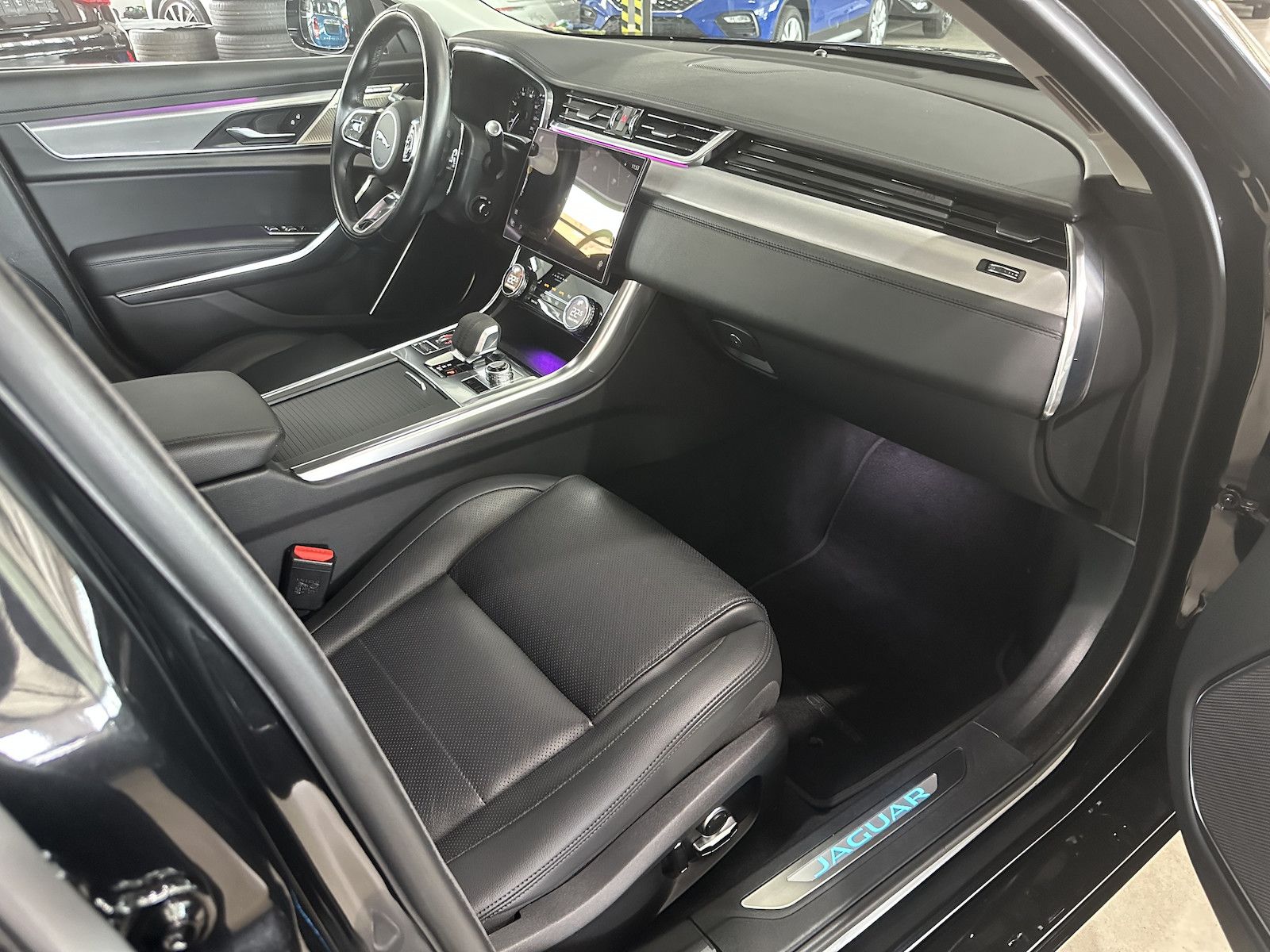 Fahrzeugabbildung Jaguar XF D200 SE Sportbrake/Facelift/Leder/AHK/