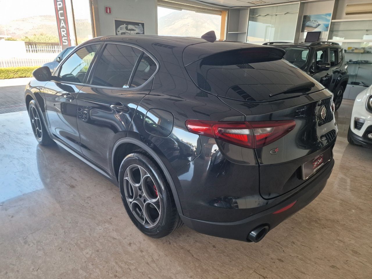 Alfa Romeo Alfa Stelvio Q4 190 CV Sprint imagem 2