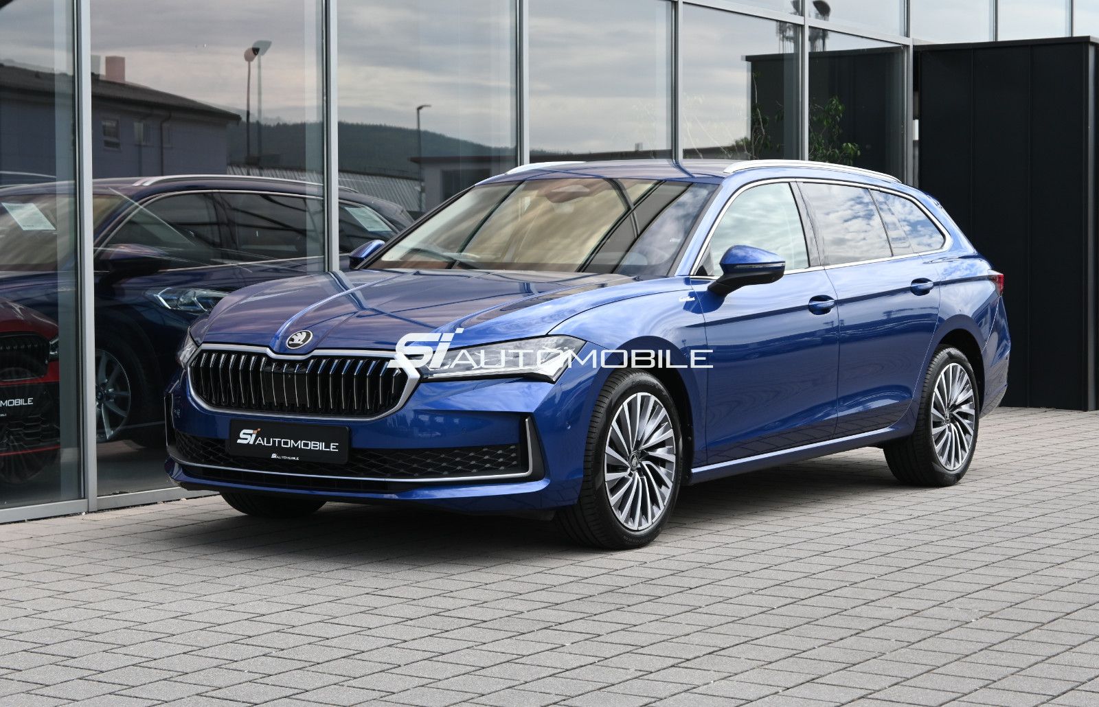 Fahrzeugabbildung SKODA Superb 2.0 TDI L&K Combi °ACC°AHK°HUD°STHZG°360°