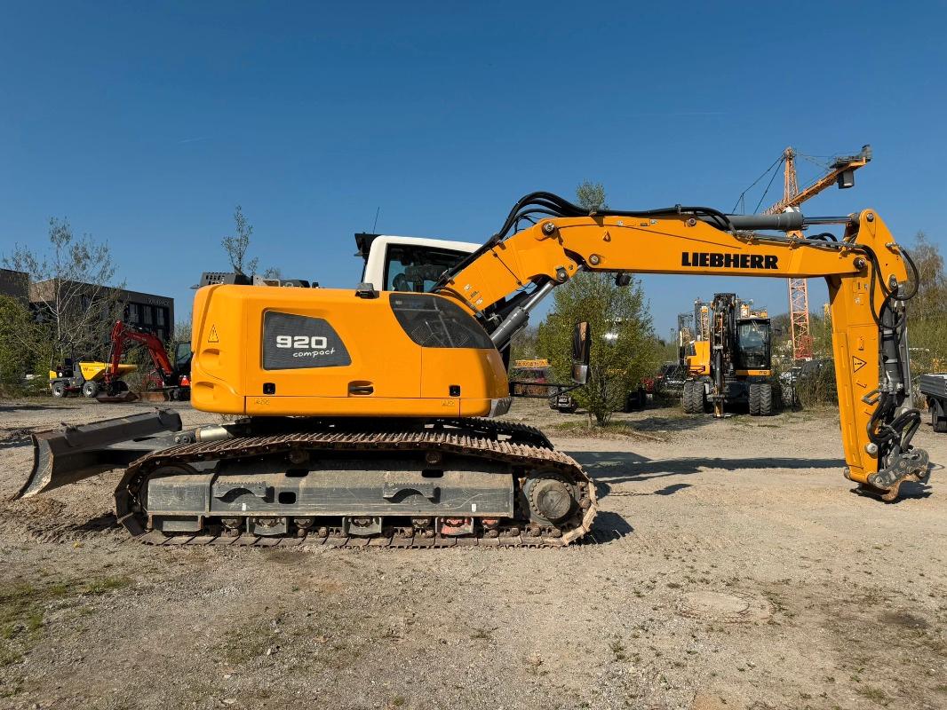 Liebherr R920 Compact 