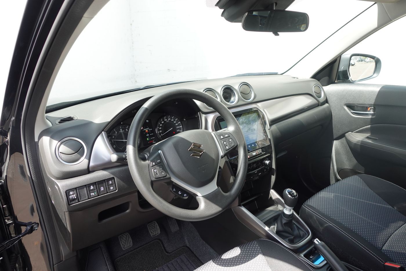 Fahrzeugabbildung Suzuki Vitara 1.4Hybrid Club Navi, Kamera,PDC,LED