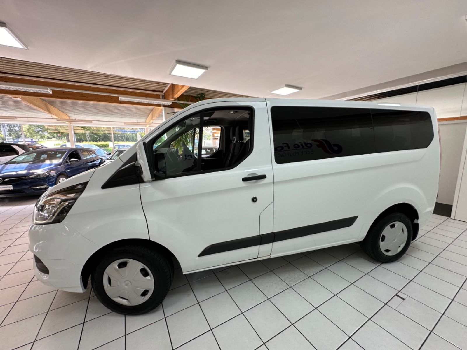 Fahrzeugabbildung Ford Transit Custom Kombi 320 L1 Trend *Doppel Klima*