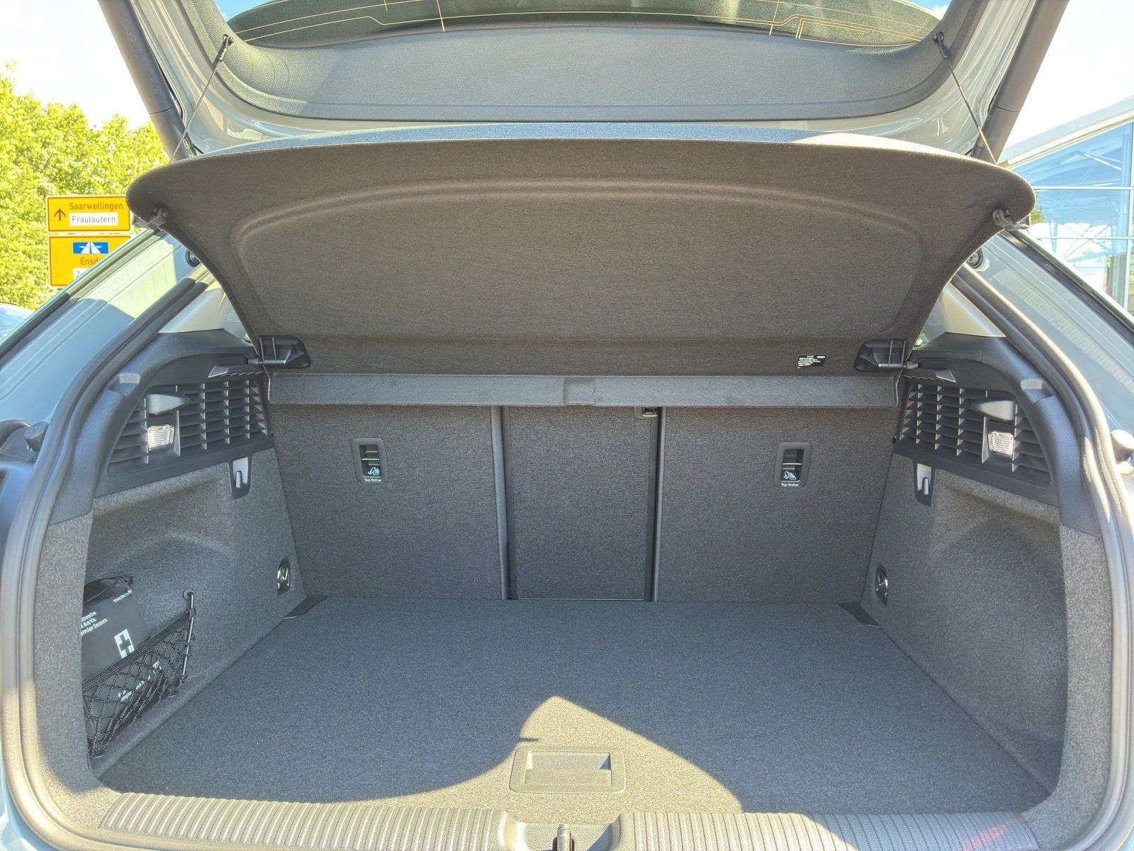 Fahrzeugabbildung Audi Q2 advanced 35 TFSI 110(150) S tronic Kamera,LM