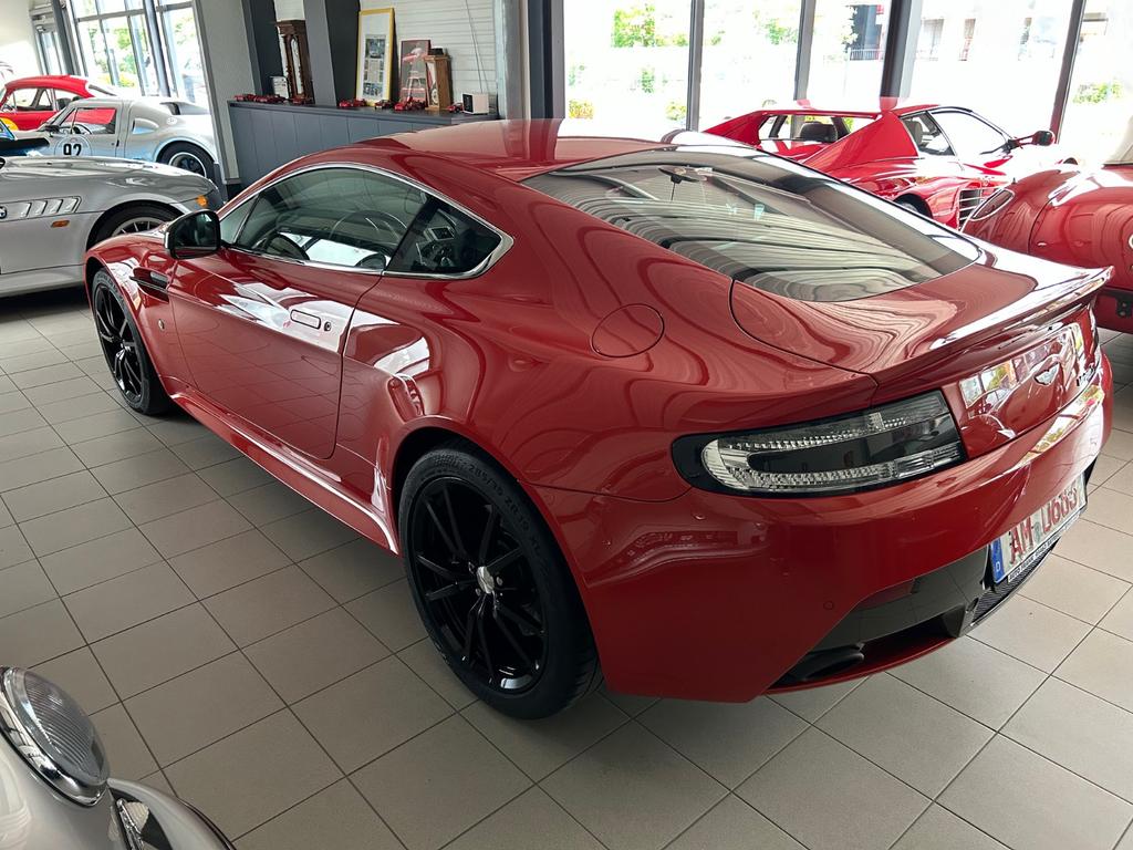 Aston Martin V8 Vantage