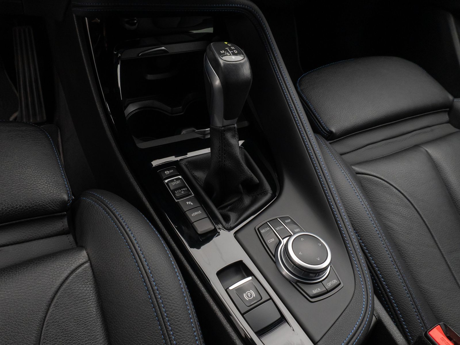 Fahrzeugabbildung BMW X1 xD25e M Sport Kamera Navi DAB HiFi DrivAssist