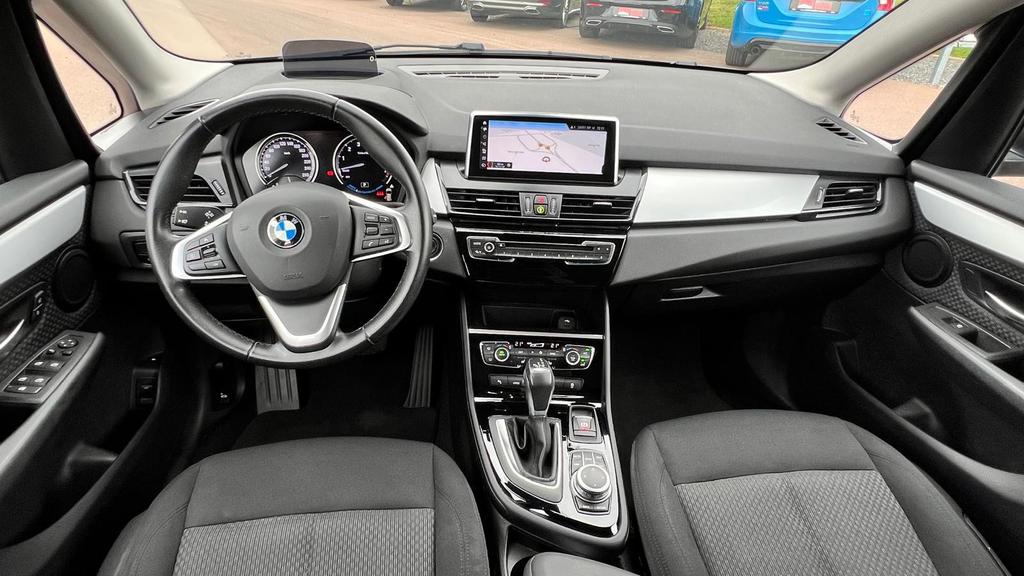 BMW 225