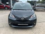Toyota Aygo AYGO x - graue Toyota Aygo (X)