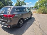 Mitsubishi Outlander 2.2 4WD Automatik  7 Sitzer - Mitsubishi Outlander mit Diesel-Antrieb: Allradantrieb, Geländewagen, Automatik, 2.2