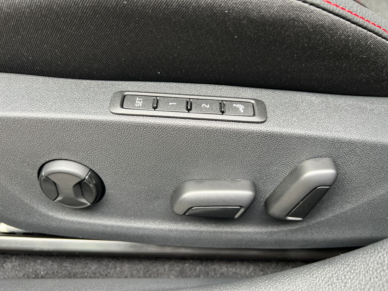 Fahrzeugabbildung SKODA Octavia Combi RS 2.0 TSI DSG *AHK,CANTON,Panoram