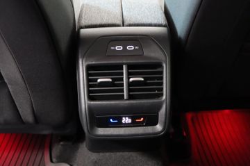 Skoda Superb Combi 2.0 TDI 142 kW 4x4 AHK StHz