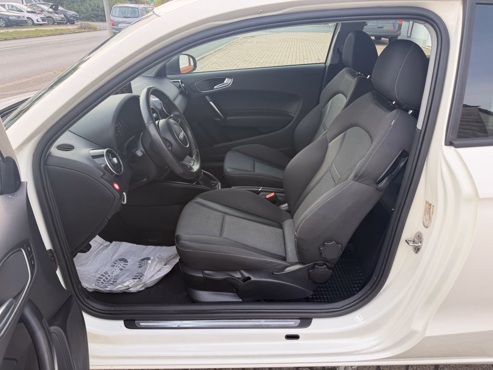Audi A1 ambition KLIMA/LEDER/NAVI/PDC