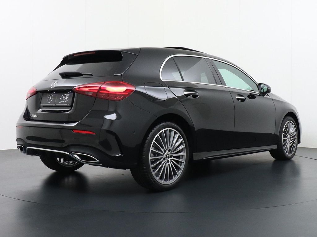 Mercedes-Benz A 250 e Star Edition AMG Line | Panorama - Schie