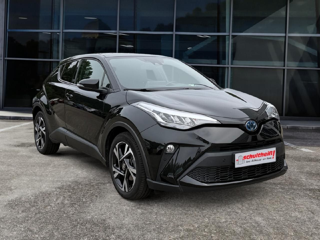 Fahrzeugabbildung Toyota C-HR Hybrid Team D
