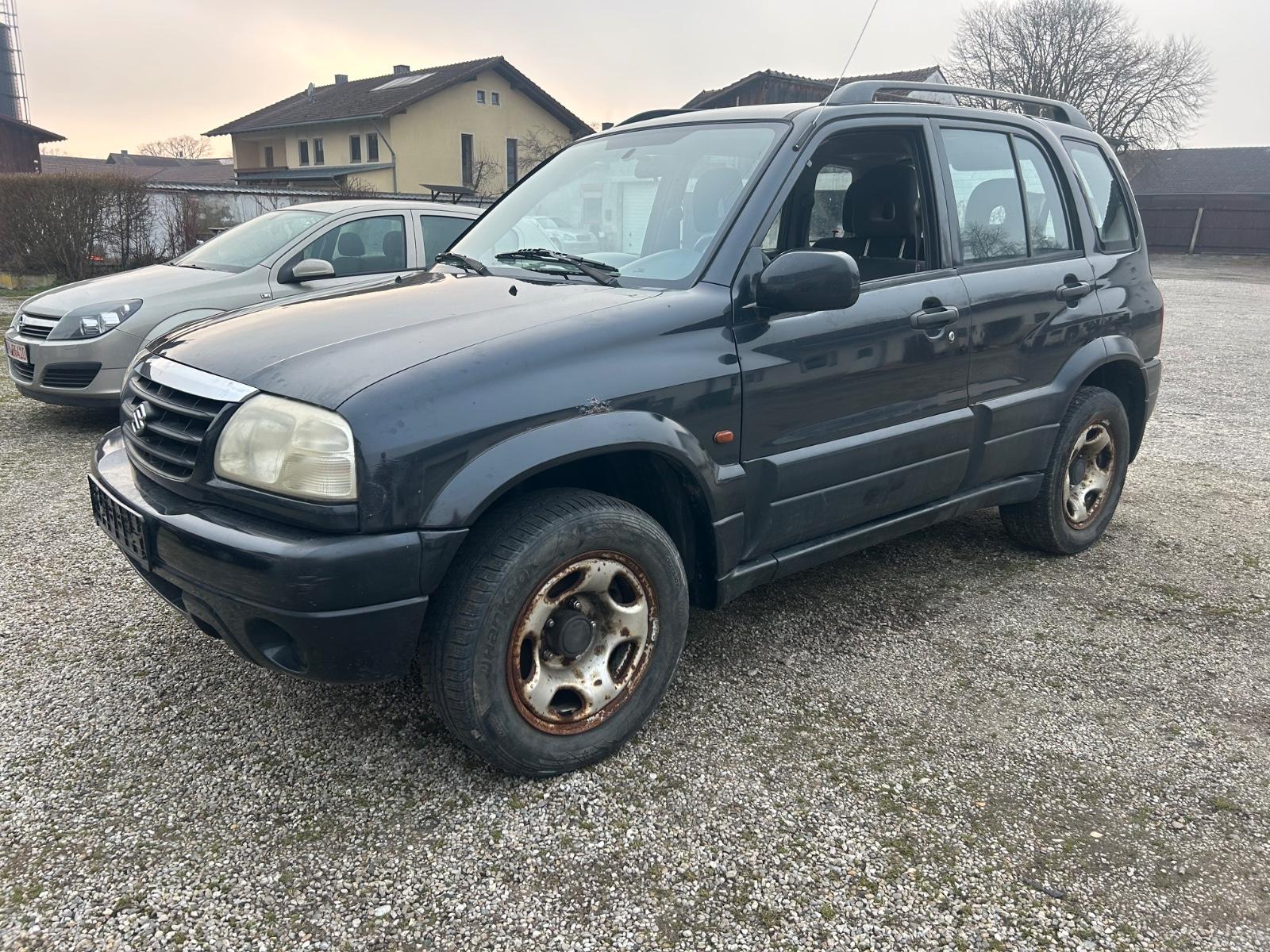 Suzuki Grand Vitara 2.0 i / Klima / 4 x 4