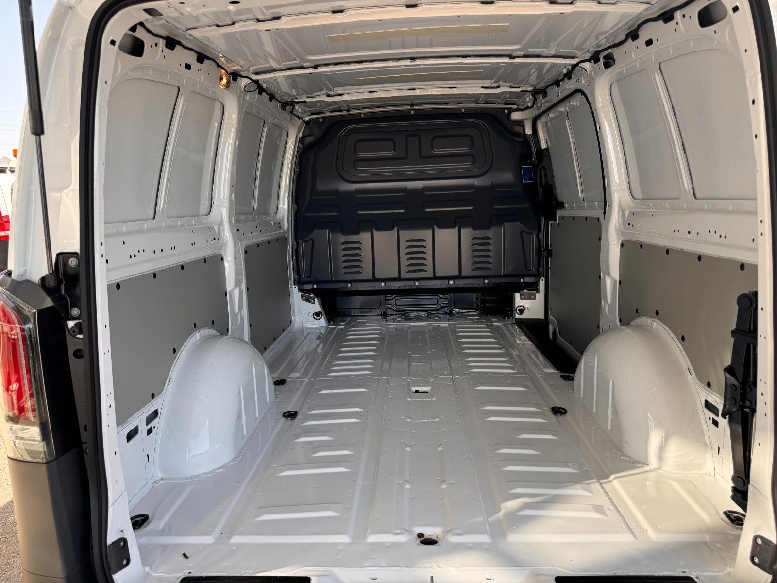 Fahrzeugabbildung Mercedes-Benz Vito 116 CDI 9G Klima AHK Heckklappe