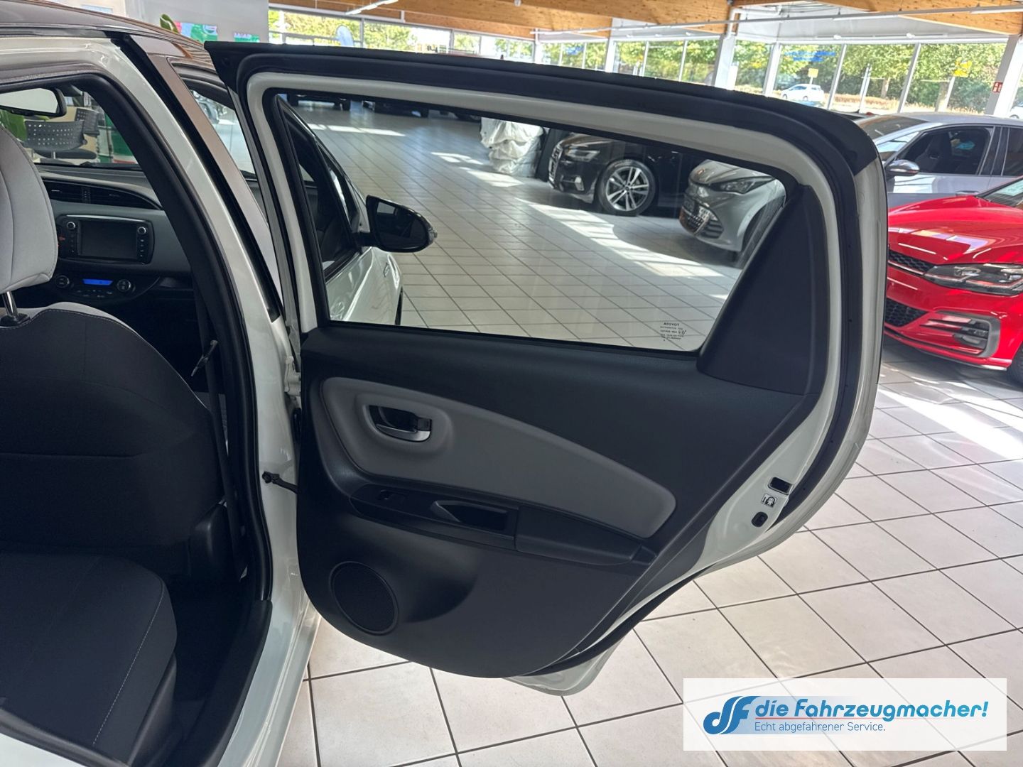 Fahrzeugabbildung Toyota Yaris Style Hybrid Mehrzonenklima DAB SHZ Keyles