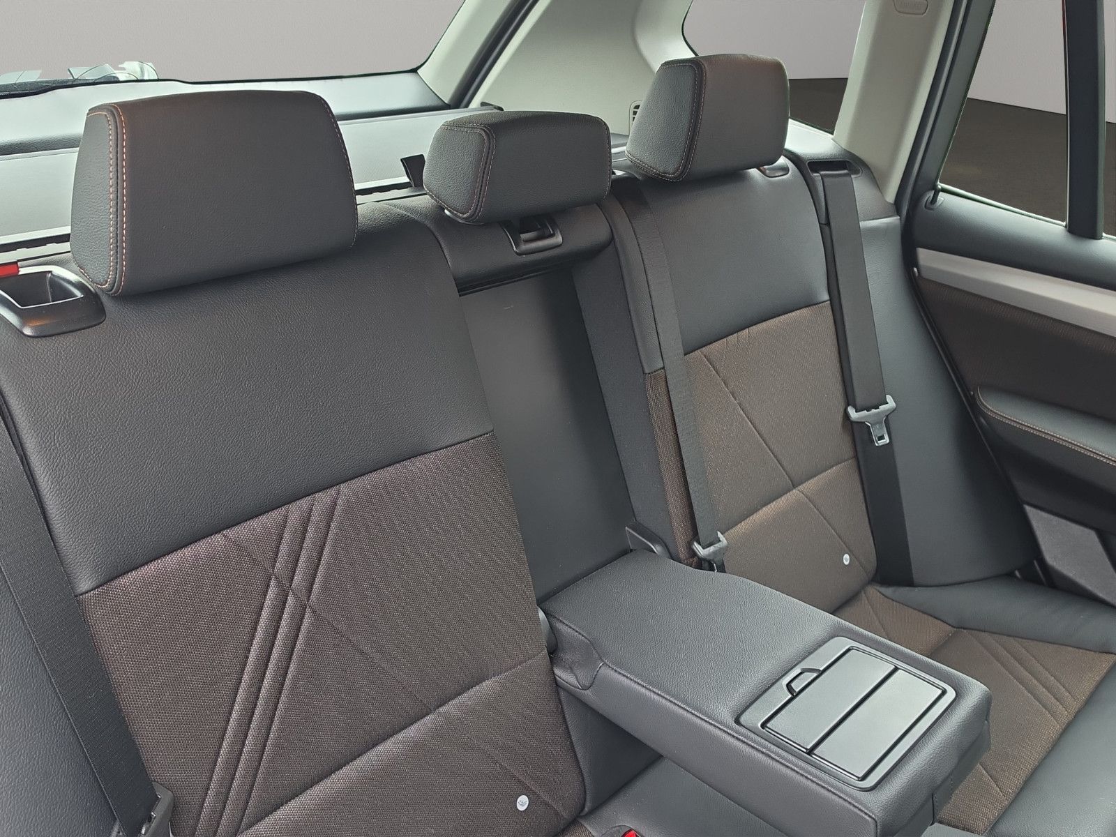 Fahrzeugabbildung BMW X3 xDrive20d AUT. AUS 1.HAND LEDER NAVI KAMERA
