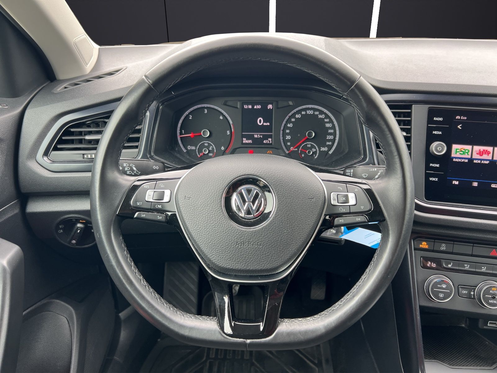 Fahrzeugabbildung Volkswagen T-Roc TDI Basis Navi SHZ SHZ Klima