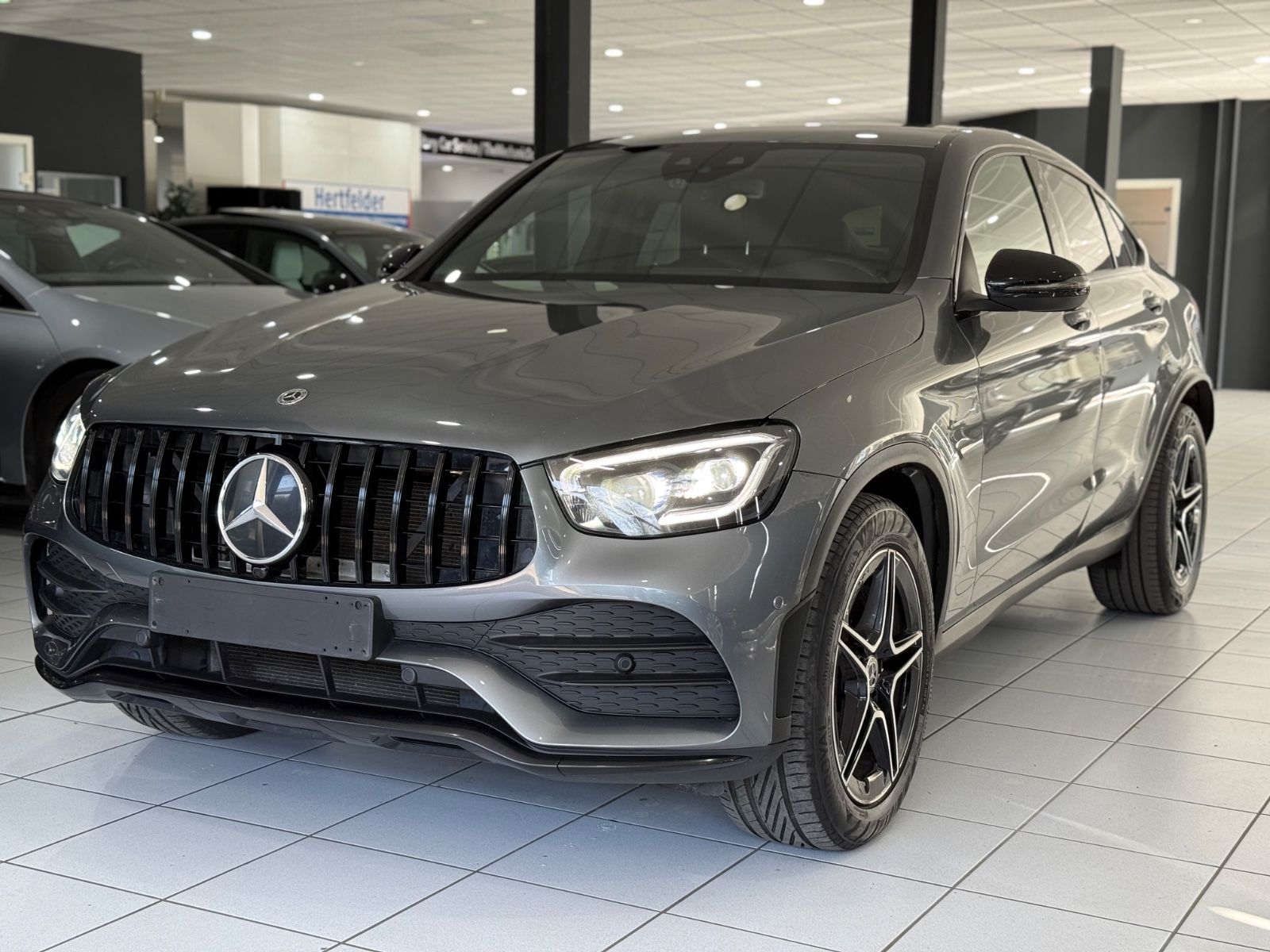 MERCEDES-BENZ GLC 200d Coupe*AMG-LINE*MBEAM*KAMERA*CARPLAY*