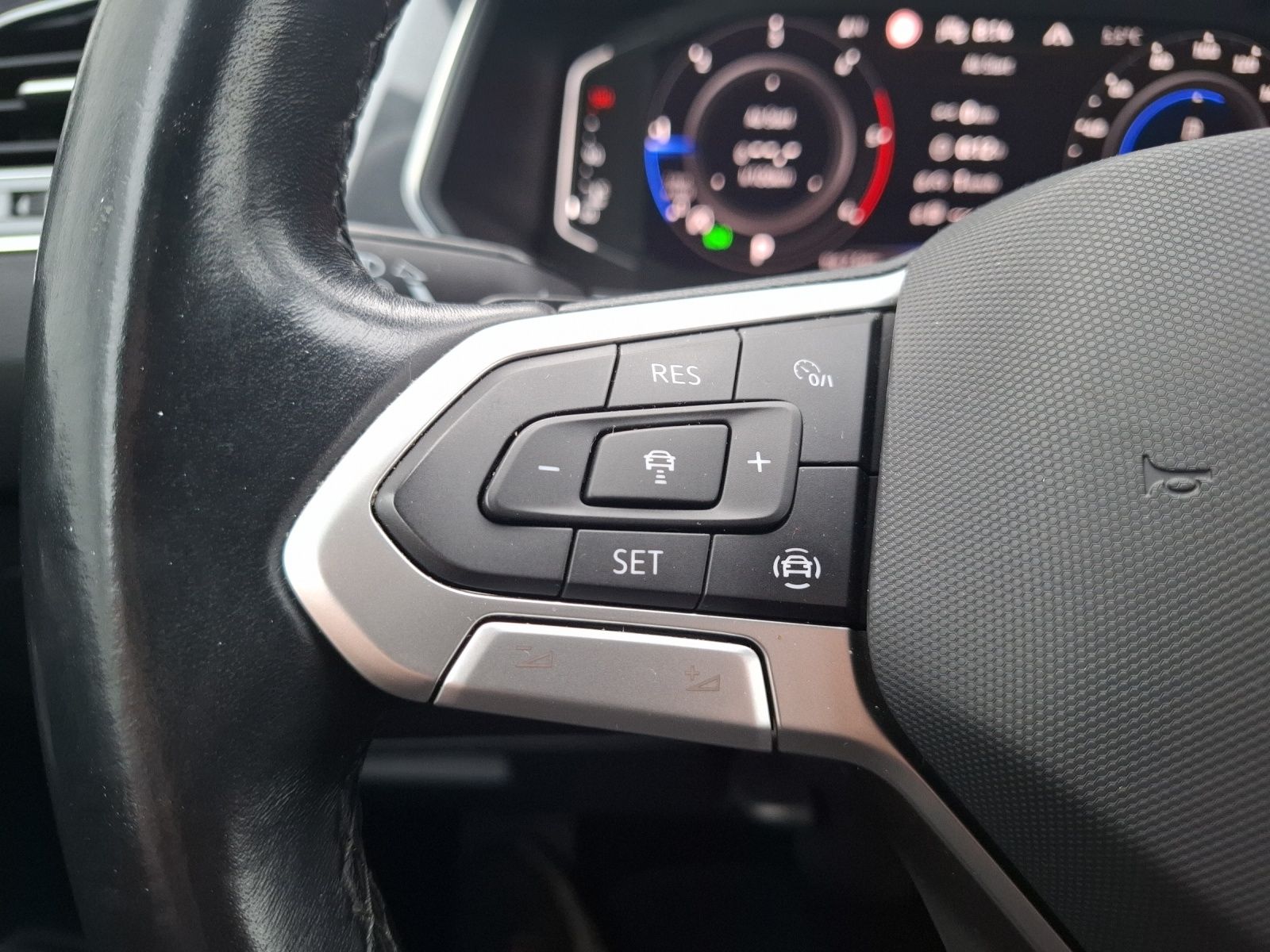 Fahrzeugabbildung Volkswagen Tiguan Allspace TDI Elegance DSG 4M Matrix Navi