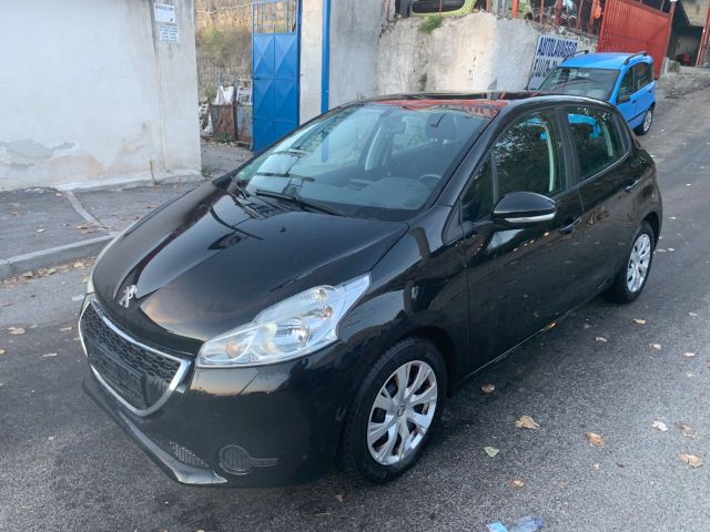 Peugeot 208 PureTech 82 5 porte Allure