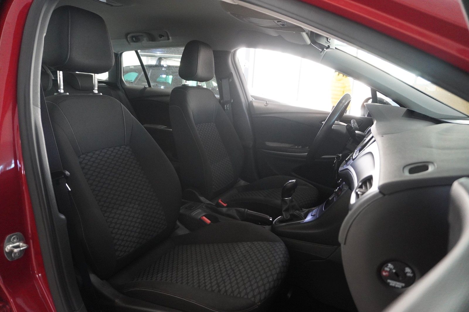 Fahrzeugabbildung Opel Astra K ST 1.2T BUSINESS NAVI/LED/SHZ/TEMP./DAB+