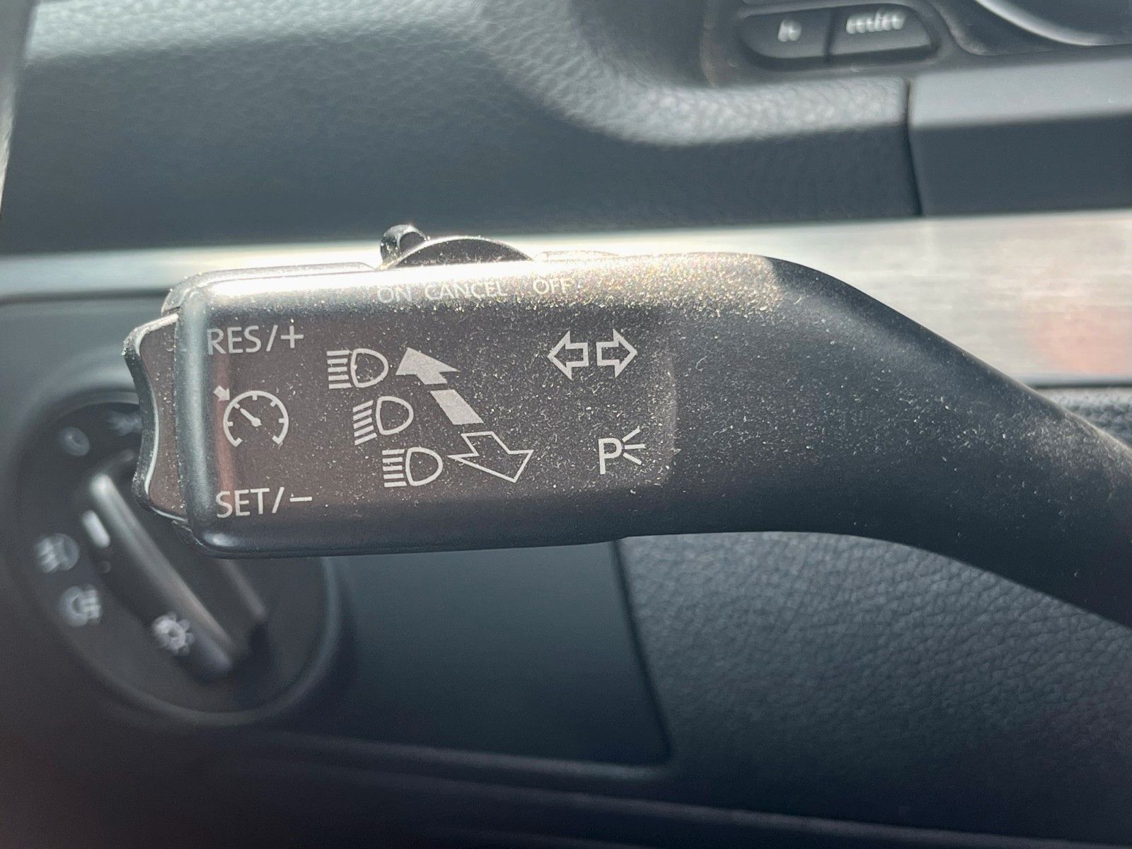 Fahrzeugabbildung Volkswagen Eos 2.0 TDI Edition 2009 Navi Leder Klima AHK