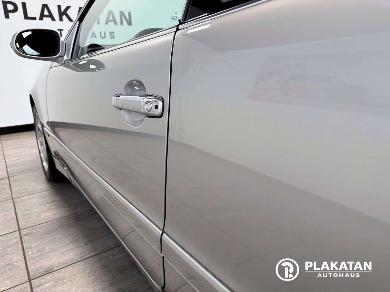 Fahrzeugabbildung Mercedes-Benz CLK 320 Elegance V6 Tempomat MB-Service