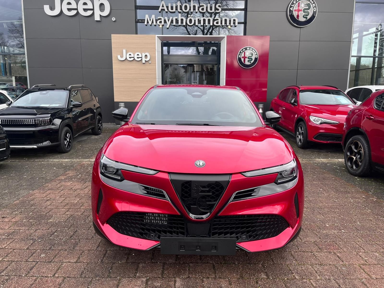 Fahrzeugabbildung Alfa Romeo Junior Ibrida 1.2 VGT 48V-Hybrid 107 kW Speciale