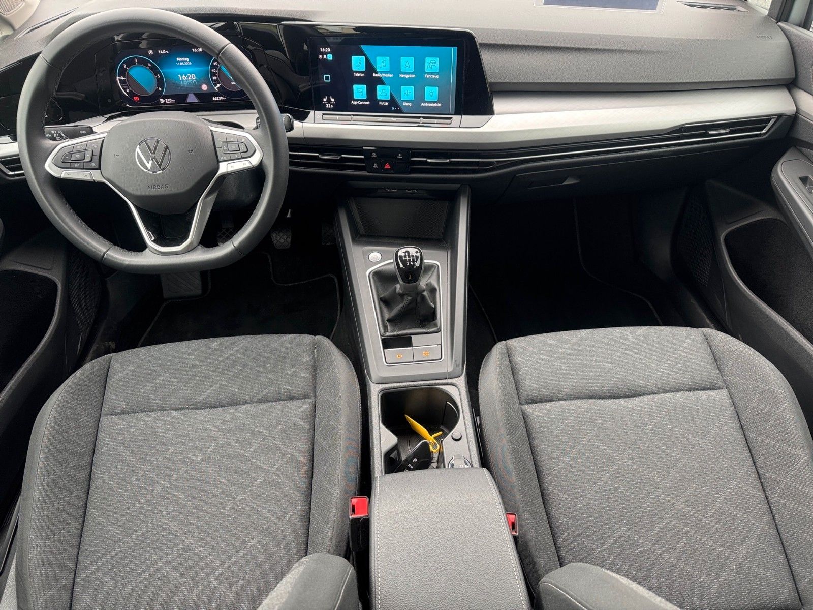 Fahrzeugabbildung Volkswagen Golf VIII Variant Life 2.0 TDI