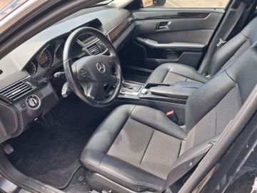 Mercedes E 200 - 4