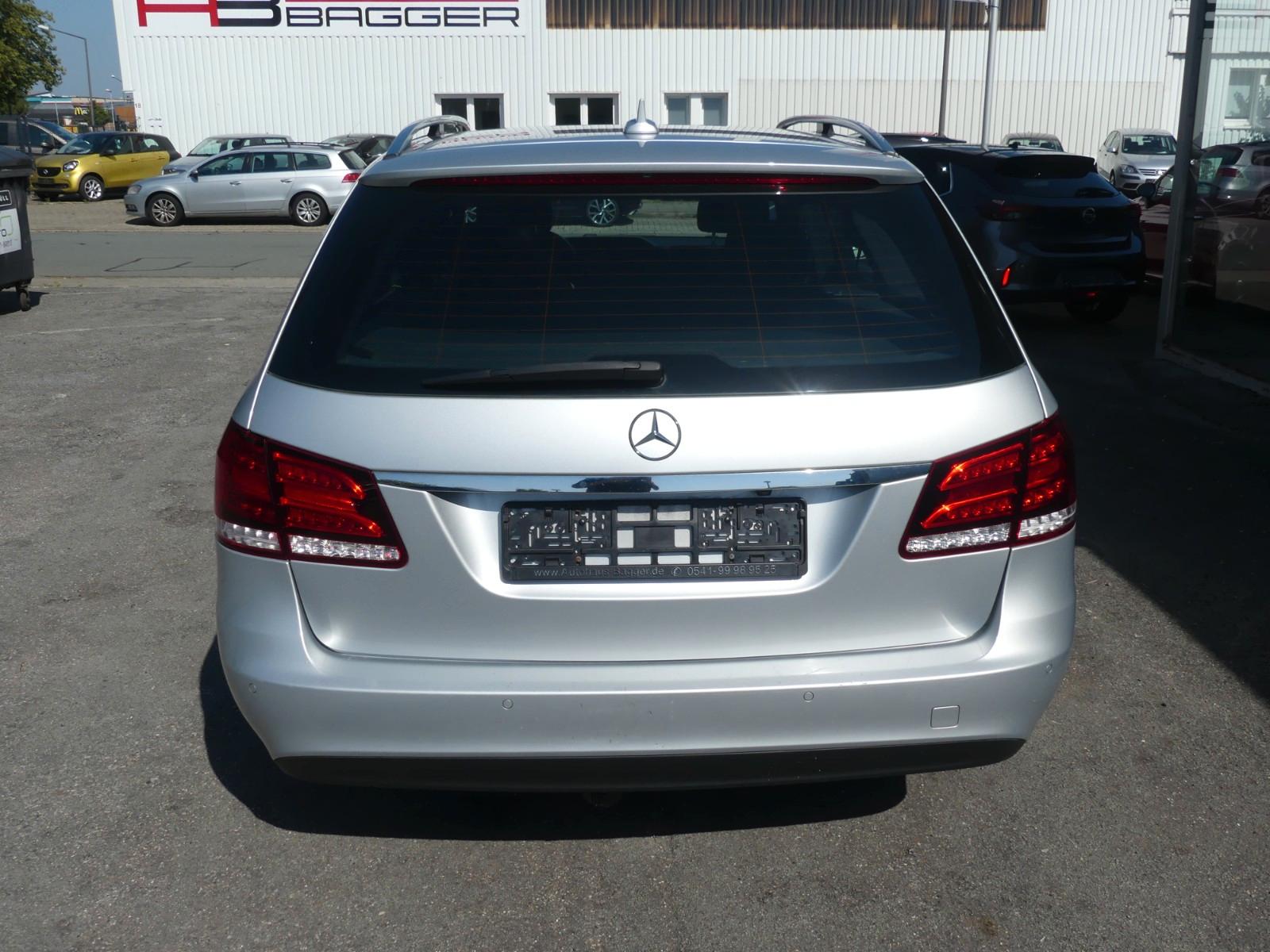 Mercedes-Benz E 220  T-Modell BlueEfficiency Automatik