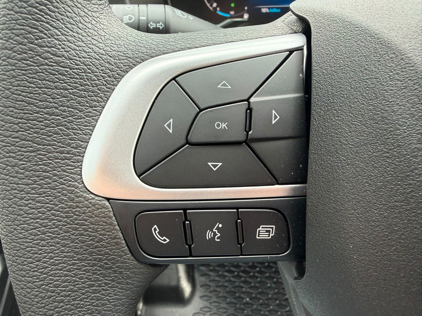 Fahrzeugabbildung Iveco Daily 35S14B V Airlineschienensystem *AHK 3,5 t*