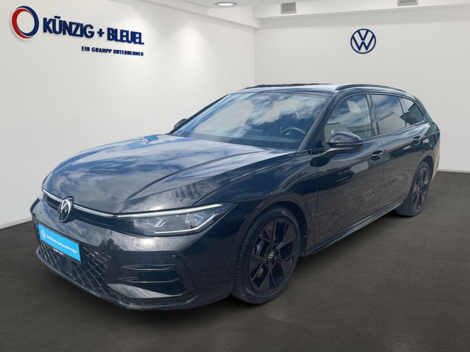 Volkswagen Passat Variant R-Line 2.0TSI DSG 4Motion AHK LE foto 2