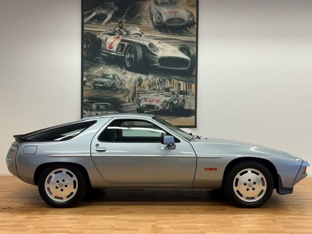 PORSCHE 928 1987