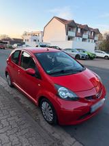 Toyota Aygo 1.0 68 PS Rot - Toyota: Kombi, Aygo