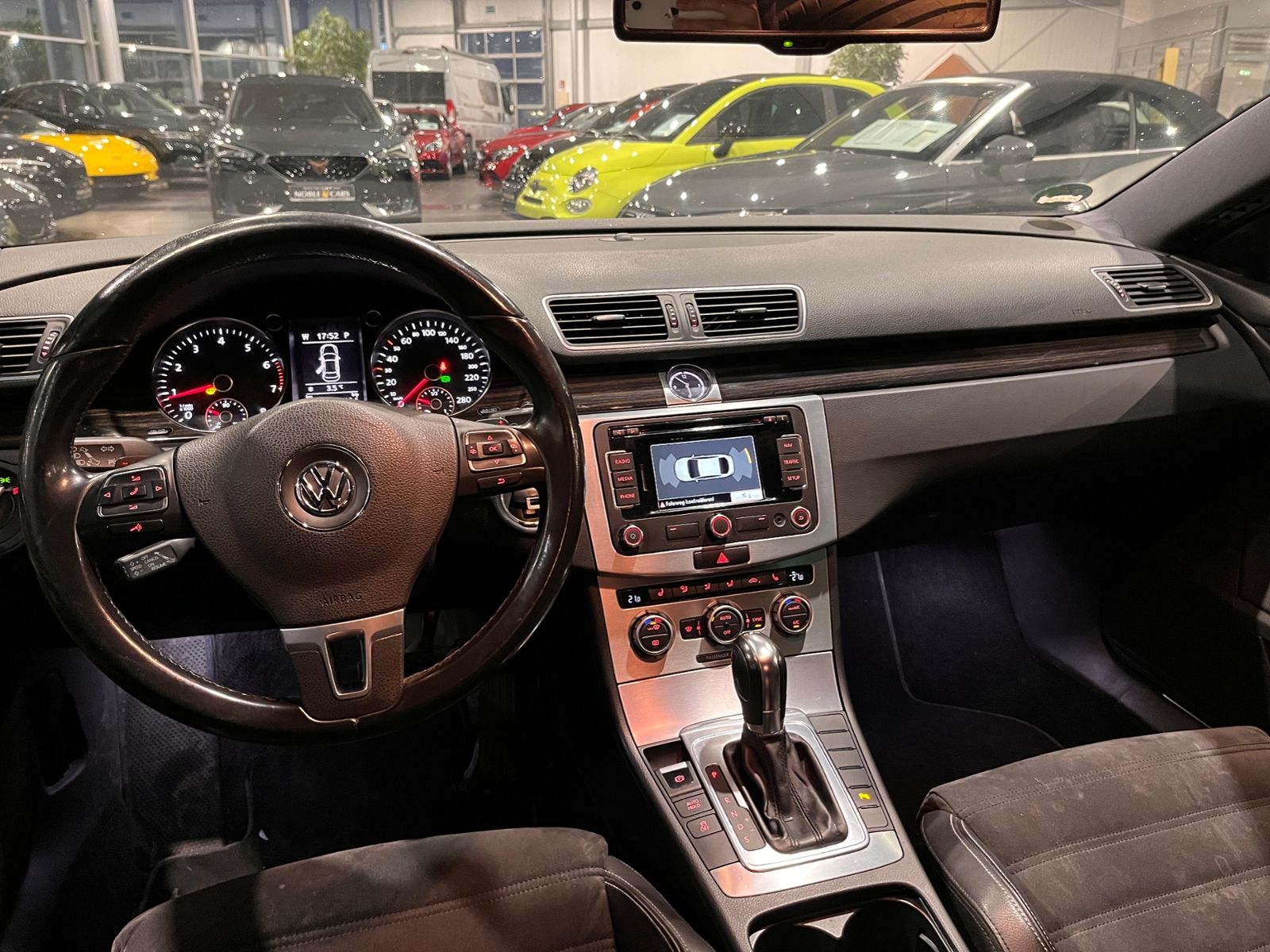 Fahrzeugabbildung Volkswagen CC Passat KLIMA XEN NAV SHZ PDC 18"