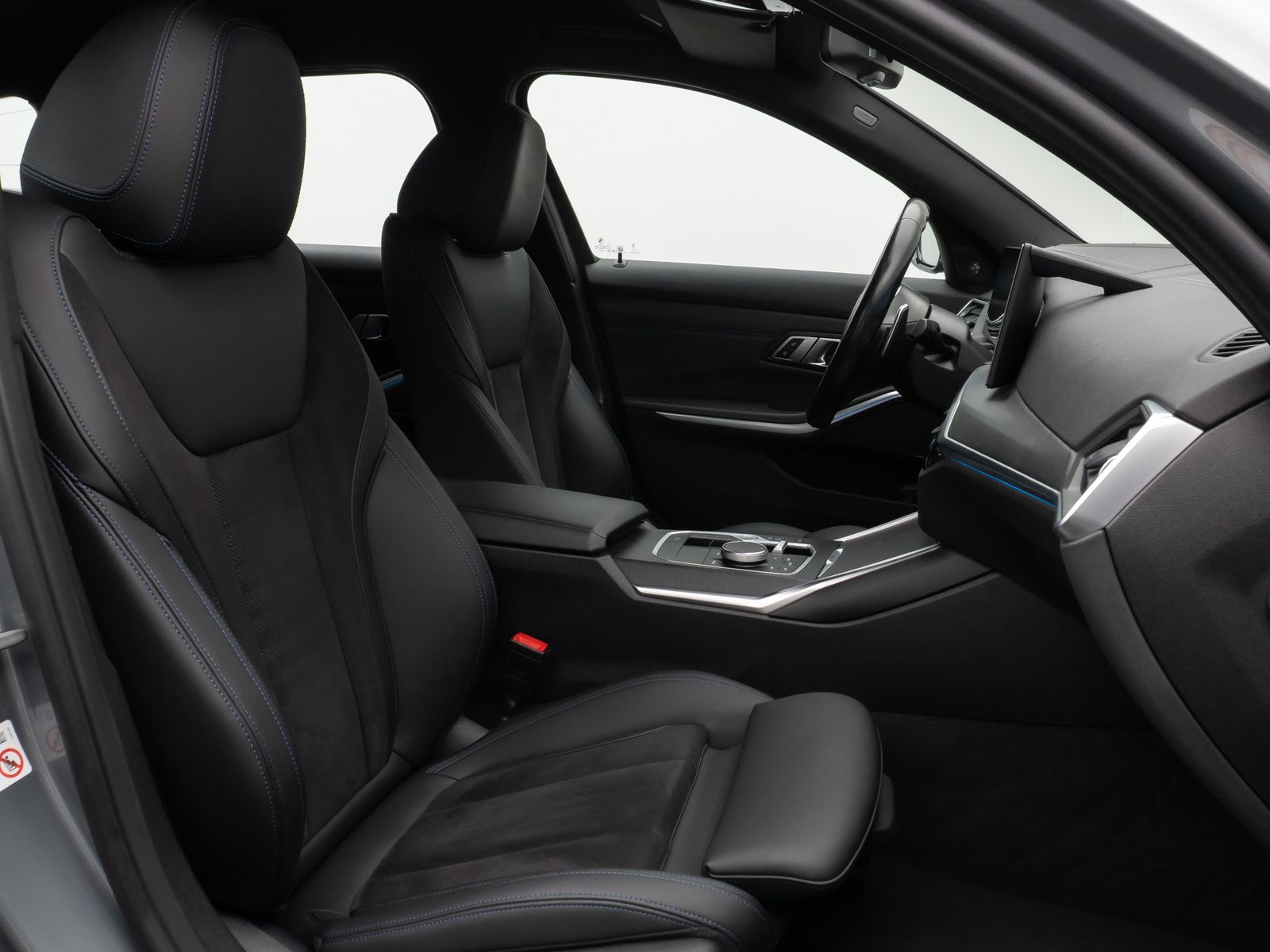 Fahrzeugabbildung BMW 330e M Sport Kamera HUD DAB H/K Alarm LED 18Zoll